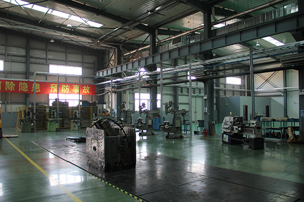 Grinding and milling machine area